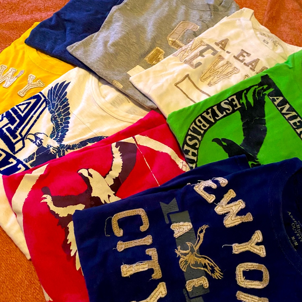 8 American Eagle Short Sleeved Tees.